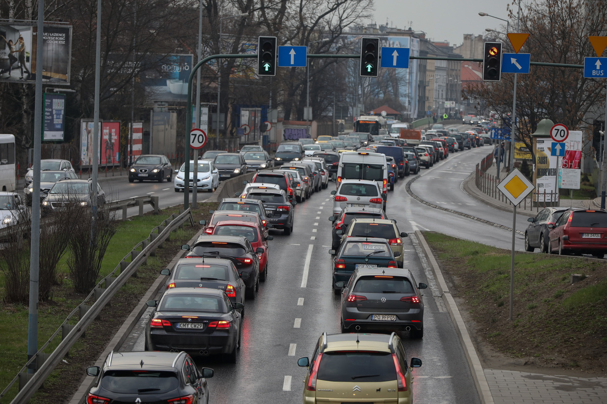 Z jakich miejsc turystycznych Polacy ruszą tłumnie do swoich domów? Jaką wybrać trasę, by nie utknąć w korkach podczas powrotu z wakacji? Eksperci systemu Yanosik sprawdzili ruch prowadzący z największych miast w Polsce i wyznaczyli obszary, które były najczęściej wybierane na letni urlop w 2018 r. Na tej podstawie zostały wytypowane najszybsze i jednocześnie najwygodniejsze trasy, które mogą usprawnić podróż podczas tegorocznych powrotów z wakacji.
Fot. Anna Kaczmarz Z jakich miejsc turystycznych Polacy ruszą tłumnie do swoich domów? Jaką wybrać trasę, by nie utknąć w korkach podczas powrotu z wakacji? Eksperci systemu Yanosik sprawdzili ruch prowadzący z największych miast w Polsce i wyznaczyli obszary, które były najczęściej wybierane na letni urlop w 2018 r. Na tej podstawie zostały wytypowane najszybsze i jednocześnie najwygodniejsze trasy, które mogą usprawnić podróż podczas tegorocznych powrotów z wakacji.
Fot. Anna Kaczmarz