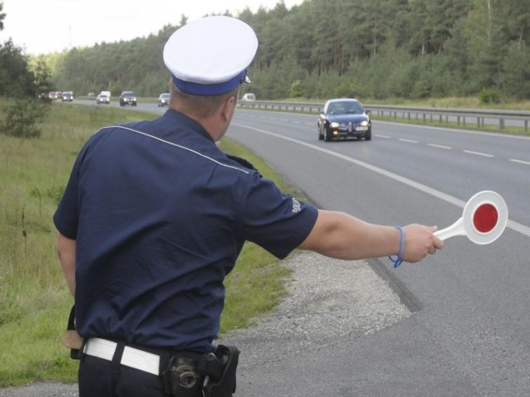 Przy dobrej pogodzie mocniej dociskamy pedał gazu Przy dobrej pogodzie mocniej dociskamy pedał gazu