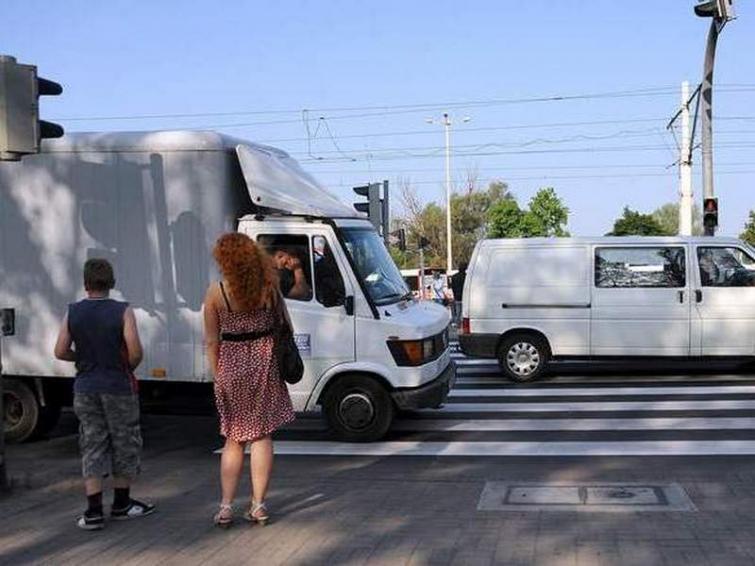 Szczecin: Montaż kładek na Gdańskiej. Będą utrudnienia Szczecin: Montaż kładek na Gdańskiej. Będą utrudnienia