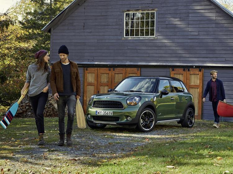 Mini Countryman w wersji Pepper Edition
Powstanie 444 egzemplarzy samochodu, po 111 sztuk w każdym kolorze pieprzu: białym, czarnym, zielonym i czerwonym.
Producent informuje, że każde auto w limitowanej edycji na tylnych drzwiach i na desce rozdzielczej posiadać będzie indywidualny numer.
Fot. Mini Mini Countryman w wersji Pepper Edition
Powstanie 444 egzemplarzy samochodu, po 111 sztuk w każdym kolorze pieprzu: białym, czarnym, zielonym i czerwonym.
Producent informuje, że każde auto w limitowanej edycji na tylnych drzwiach i na desce rozdzielczej posiadać będzie indywidualny numer.
Fot. Mini