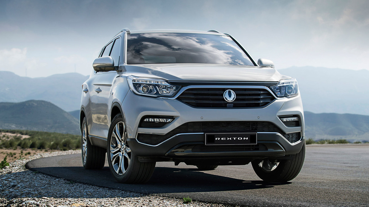 SsangYong Rexton
W Korei Południowej auto trafi do sprzedaży w pierwszej połowie 2017 roku. W drugiej połowie 2017 roku nowy Rexton pojawi się także w innych krajach, w rym w Polsce.
Fot. SsangYong SsangYong Rexton
W Korei Południowej auto trafi do sprzedaży w pierwszej połowie 2017 roku. W drugiej połowie 2017 roku nowy Rexton pojawi się także w innych krajach, w rym w Polsce.
Fot. SsangYong