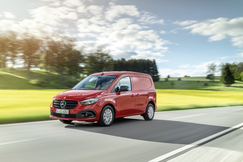 Mercedes Citan
Przestrzeń ładunkowa Citana w wersji furgon wynosi do 2,9 m3,. W środku mieszczą się dwie europalety w poprzek, jedna za drugą.
Fot. Mercedes-Benz Mercedes Citan
Przestrzeń ładunkowa Citana w wersji furgon wynosi do 2,9 m3,. W środku mieszczą się dwie europalety w poprzek, jedna za drugą.
Fot. Mercedes-Benz