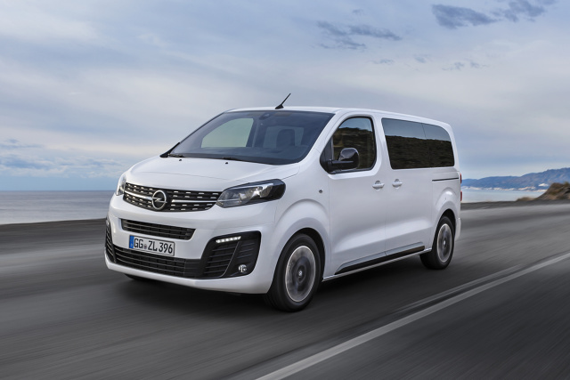 Opel Zafira Life
Światowa premiera Zafiry Life odbędzie się podczas Salonu Motoryzacyjnego w Brukseli 18 stycznia 2019 roku (dni dla publiczności: 19–27 stycznia 2019 r.). Zamówienia będą przyjmowane od lutego.
Fot. Opel Opel Zafira Life
Światowa premiera Zafiry Life odbędzie się podczas Salonu Motoryzacyjnego w Brukseli 18 stycznia 2019 roku (dni dla publiczności: 19–27 stycznia 2019 r.). Zamówienia będą przyjmowane od lutego.
Fot. Opel