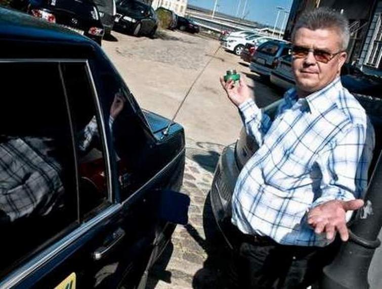 Z powodu większego podatku za litr oleju będziemy płacić 20 groszy więcej Z powodu większego podatku za litr oleju będziemy płacić 20 groszy więcej