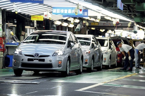 Mazda chce nauczyć się od Toyoty jej standardów technicznych i organizacji produkcji. To dla niej jedna z głównych korzyści, obok współpracy w dziedzinie technologii, z podpisanego w maju kontraktu o kooperacji obu japońskich koncernów / Fot. Toyota Mazda chce nauczyć się od Toyoty jej standardów technicznych i organizacji produkcji. To dla niej jedna z głównych korzyści, obok współpracy w dziedzinie technologii, z podpisanego w maju kontraktu o kooperacji obu japońskich koncernów / Fot. Toyota