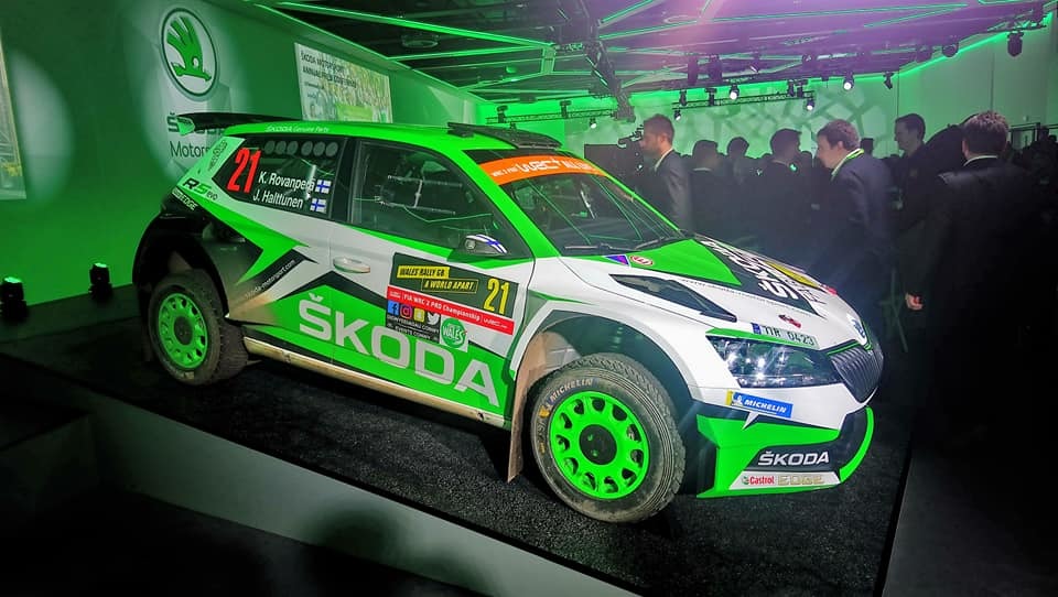 Sezon 2019 był dla Škody wyjątkowy, bo najbardziej udany w całej dotychczasowej historii działu sportu motorowego. Dzięki wygranej załogi Kalle Rovanpera i Jonne Halttunen oraz punktom zdobytym przez Jana Kopeckiego i Jana Hlouška, zespół Škoda Motorsport triumfował w klasyfikacji generalnej mistrzostw świata kategorii WRC 2 Pro. Czeska marka zdobyła również mistrzowski tytuł w Polsce za sprawą Miko Marczyka i Szymona Gospodarczyka.
Fot. Tomasz Szmandra Sezon 2019 był dla Škody wyjątkowy, bo najbardziej udany w całej dotychczasowej historii działu sportu motorowego. Dzięki wygranej załogi Kalle Rovanpera i Jonne Halttunen oraz punktom zdobytym przez Jana Kopeckiego i Jana Hlouška, zespół Škoda Motorsport triumfował w klasyfikacji generalnej mistrzostw świata kategorii WRC 2 Pro. Czeska marka zdobyła również mistrzowski tytuł w Polsce za sprawą Miko Marczyka i Szymona Gospodarczyka.
Fot. Tomasz Szmandra