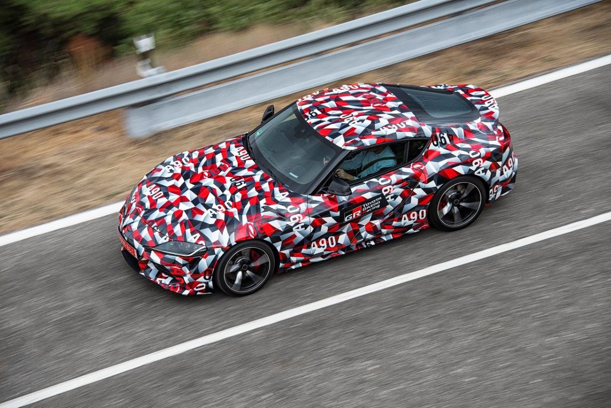 Toyota Supra
Pewne wyobrażenie o tym, jak może wyglądać nowa Supra, dał pokaz przykrytego kamuflażem, przedprodukcyjnego prototypu na Goodwood Festival of Speed w Wielkiej Brytanii. Ale dopiero za miesiąc poznamy każdy szczegół konstrukcji, designu i wyposażenia seryjnej Supry.
Fot. Toyota Toyota Supra
Pewne wyobrażenie o tym, jak może wyglądać nowa Supra, dał pokaz przykrytego kamuflażem, przedprodukcyjnego prototypu na Goodwood Festival of Speed w Wielkiej Brytanii. Ale dopiero za miesiąc poznamy każdy szczegół konstrukcji, designu i wyposażenia seryjnej Supry.
Fot. Toyota