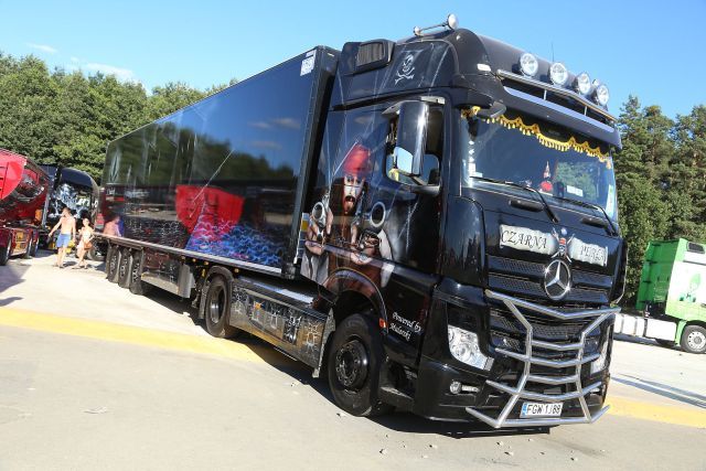 Fot: Mercedes-Benz Fot: Mercedes-Benz