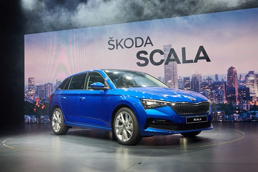 Skoda Scala 

Model będzie można po raz pierwszy zobaczyć na żywo w Polsce w marcu, podczas targów Motor Show w Poznaniu. W Niemczech za najtańsza odmianę Ambition z silnikiem 1.0 TSI o mocy 115 KM zapłacimy 21 450 euro, czyli 92 835 zł.

Fot. Skoda 