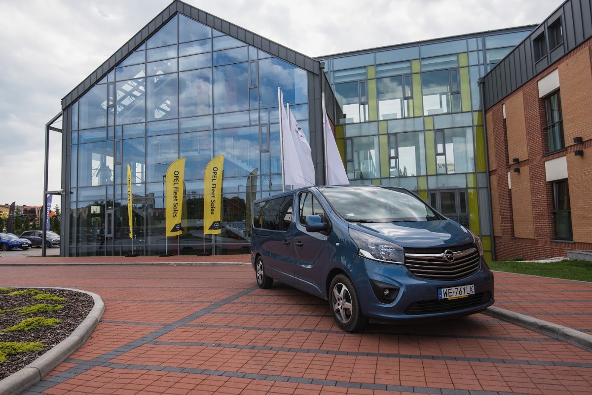 Fleet Cars&Vans oraz Fleet Auto Premium, to dwa plenerowe testy samochodowe, które zorganizowaliśmy na Torze Kielce w Miedzianej Górze. 7 i 8 czerwca trzy grupy jurorów testowały 93 samochody osobowe, użytkowe i auta premium / Fot. Magazyn Fleet Fleet Cars&Vans oraz Fleet Auto Premium, to dwa plenerowe testy samochodowe, które zorganizowaliśmy na Torze Kielce w Miedzianej Górze. 7 i 8 czerwca trzy grupy jurorów testowały 93 samochody osobowe, użytkowe i auta premium / Fot. Magazyn Fleet