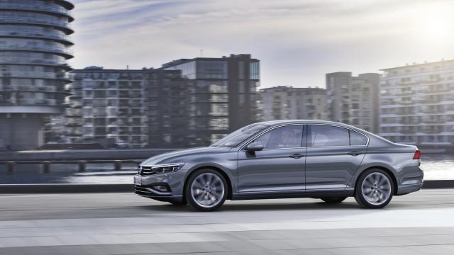 Volkswagen Passat
Zamówienia na zmodernizowanego Passata B8 ruszą na niektórych rynkach europejskich w maju br., zaś w sprzedaży auto pojawi w sierpniu br.
Fot. Volkswagen Volkswagen Passat
Zamówienia na zmodernizowanego Passata B8 ruszą na niektórych rynkach europejskich w maju br., zaś w sprzedaży auto pojawi w sierpniu br.
Fot. Volkswagen