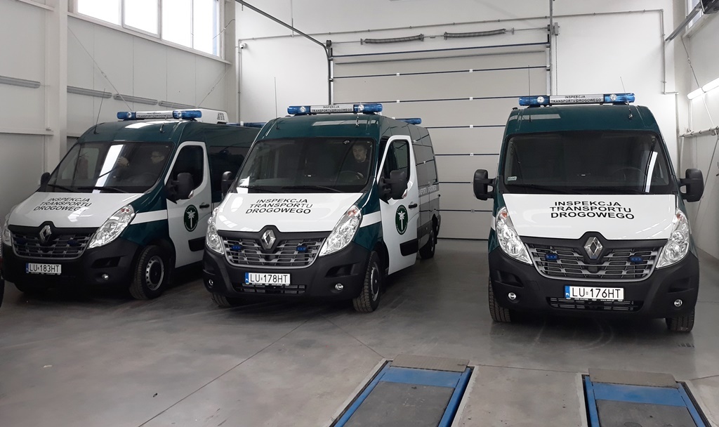 O pięć nowych samochodów wzbogaciła się lubelska Inspekcja Transportu Drogowego. Pojazdy już wyjechały na drogi.
Fot. GITD O pięć nowych samochodów wzbogaciła się lubelska Inspekcja Transportu Drogowego. Pojazdy już wyjechały na drogi.
Fot. GITD