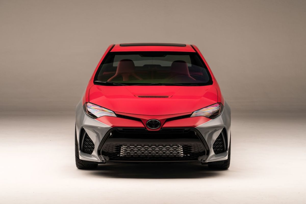 Toyota zaprezentowała na targach Specialty Equipment Market Association (SEMA) w Las Vegas 30 samochodów. Kolekcja została tak dobrana, aby oddać honor najlepszym autom marki z przeszłości, zaprezentować obecną ofertę w nowym świetle oraz pokazać, co może przynieść przyszłość.
Fot. Toyota Toyota zaprezentowała na targach Specialty Equipment Market Association (SEMA) w Las Vegas 30 samochodów. Kolekcja została tak dobrana, aby oddać honor najlepszym autom marki z przeszłości, zaprezentować obecną ofertę w nowym świetle oraz pokazać, co może przynieść przyszłość.
Fot. Toyota