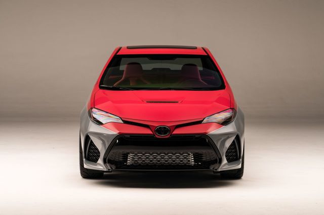 Toyota zaprezentowała na targach Specialty Equipment Market Association (SEMA) w Las Vegas 30 samochodów. Kolekcja została tak dobrana, aby oddać honor najlepszym autom marki z przeszłości, zaprezentować obecną ofertę w nowym świetle oraz pokazać, co może przynieść przyszłość.
Fot. Toyota Toyota zaprezentowała na targach Specialty Equipment Market Association (SEMA) w Las Vegas 30 samochodów. Kolekcja została tak dobrana, aby oddać honor najlepszym autom marki z przeszłości, zaprezentować obecną ofertę w nowym świetle oraz pokazać, co może przynieść przyszłość.
Fot. Toyota