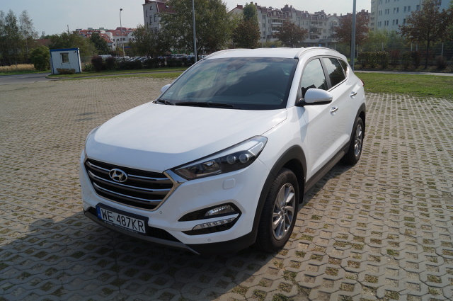 Przy trzeciej generacji, Hyundai powrócił do oznaczenia Tucson. Poprzednik, w zależności od rynku, nosił bowiem również nazwę ix35. Najnowsza odsłona tego pojazdu została zaprezentowana podczas salonu samochodowego w Genewie w marcu 2015 roku / Fot. Kacper Rogacin Przy trzeciej generacji, Hyundai powrócił do oznaczenia Tucson. Poprzednik, w zależności od rynku, nosił bowiem również nazwę ix35. Najnowsza odsłona tego pojazdu została zaprezentowana podczas salonu samochodowego w Genewie w marcu 2015 roku / Fot. Kacper Rogacin