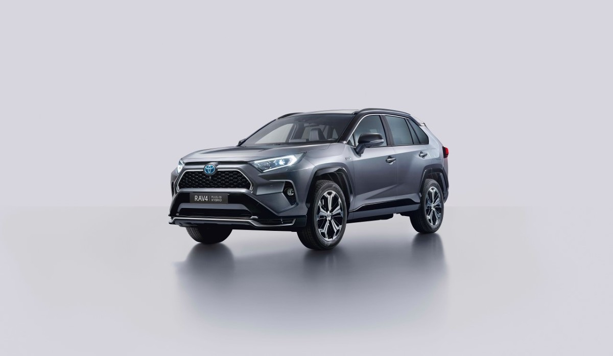 Toyota RAV4 Plug-in Hybrid
W 2020 roku gama modelowa Toyoty RAV4 zostanie wzbogacona o nową wersję – RAV4 Plug-in Hybrid. Będzie to najmocniejsza i najbardziej oszczędna odsłona w 25-letniej historii tego modelu.
Fot. Toyota Toyota RAV4 Plug-in Hybrid
W 2020 roku gama modelowa Toyoty RAV4 zostanie wzbogacona o nową wersję – RAV4 Plug-in Hybrid. Będzie to najmocniejsza i najbardziej oszczędna odsłona w 25-letniej historii tego modelu.
Fot. Toyota