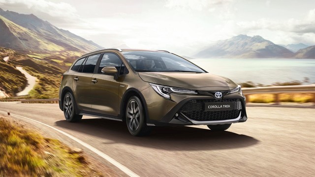 Toyota Corolla Trek
Edycja specjalna TREK jest oferowana dla Corolli TS Kombi z napędem hybrydowym o mocy 122 KM lub 180 KM. Corolla TREK trafi na polski rynek na początku przyszłego roku, natomiast jeszcze w tym roku rozpocznie się przedsprzedaż.
Fot. Toyota
Toyota Corolla Trek
Edycja specjalna TREK jest oferowana dla Corolli TS Kombi z napędem hybrydowym o mocy 122 KM lub 180 KM. Corolla TREK trafi na polski rynek na początku przyszłego roku, natomiast jeszcze w tym roku rozpocznie się przedsprzedaż.
Fot. Toyota