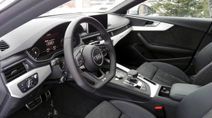 Audi A5 Sportback

Po niedawnej prezentacji wersji drugiej generacji A5 w wersji Coupe Audi wprowadza do swoich salonów pięciodrzwiowego model A5 Sportback, który wygląda rasowo, jednak jest przy tym bardzo funkcjonalny.

Fot. Dariusz Dobosz 