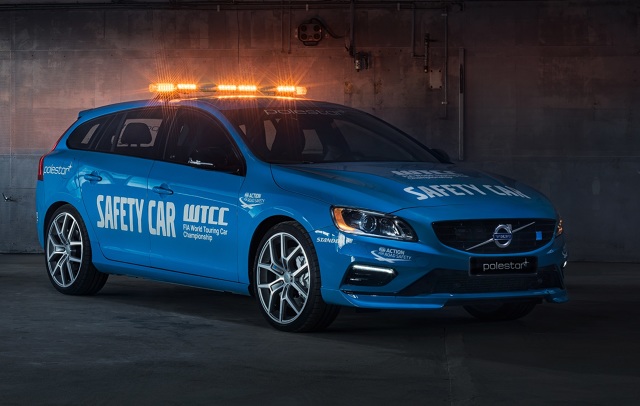 Volvo V60 Polestar Safety Car
Słynące z przywiązania do bezpieczeństwa Volvo zbudowało samochód bezpieczeństwa dla mistrzostw świata samochodów turystycznych WTCC. W rolę Safety Cara wcieli się Volvo V60 Polestar.
Fot. Volvo Volvo V60 Polestar Safety Car
Słynące z przywiązania do bezpieczeństwa Volvo zbudowało samochód bezpieczeństwa dla mistrzostw świata samochodów turystycznych WTCC. W rolę Safety Cara wcieli się Volvo V60 Polestar.
Fot. Volvo