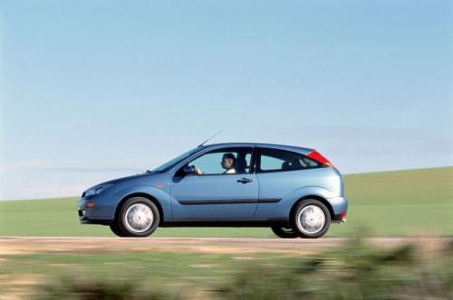 Fot. Ford: Zakup droższego Forda Focusa z silnikiem diesla 1,8 TDCi/100 KM w stosunku do tego samego modelu ale z silnikiem benzynowym 1,6 l/100 KM zwróci się po przejechaniu dystansu 95 tys. km. Fot. Ford: Zakup droższego Forda Focusa z silnikiem diesla 1,8 TDCi/100 KM w stosunku do tego samego modelu ale z silnikiem benzynowym 1,6 l/100 KM zwróci się po przejechaniu dystansu 95 tys. km.