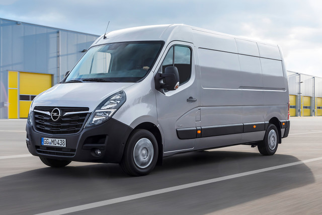 Opel Movano
Movano jest dostępny w ponad 150 fabrycznych wersjach — od furgonów poprzez kabiny z podwoziem i platformą po wersje osobowe, skrzynie ładunkowe, wywrotki i zabudowy kontenerowe.
Fot. Opel Opel Movano
Movano jest dostępny w ponad 150 fabrycznych wersjach — od furgonów poprzez kabiny z podwoziem i platformą po wersje osobowe, skrzynie ładunkowe, wywrotki i zabudowy kontenerowe.
Fot. Opel