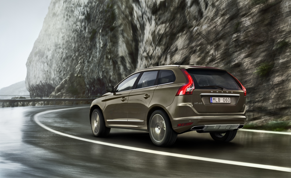 Volvo XC60
Cały czas rośnie popyt na modele z linii XC. Najlepiej sprzedającym się modelem marki pozostaje XC60. W Europie palmę pierwszeństwa ma model V40. Największym, pozytywnym zaskoczeniem był wzrost Sprzedaży Volvo w Stanach Zjednoczonych.
Fot. Volvo Volvo XC60
Cały czas rośnie popyt na modele z linii XC. Najlepiej sprzedającym się modelem marki pozostaje XC60. W Europie palmę pierwszeństwa ma model V40. Największym, pozytywnym zaskoczeniem był wzrost Sprzedaży Volvo w Stanach Zjednoczonych.
Fot. Volvo