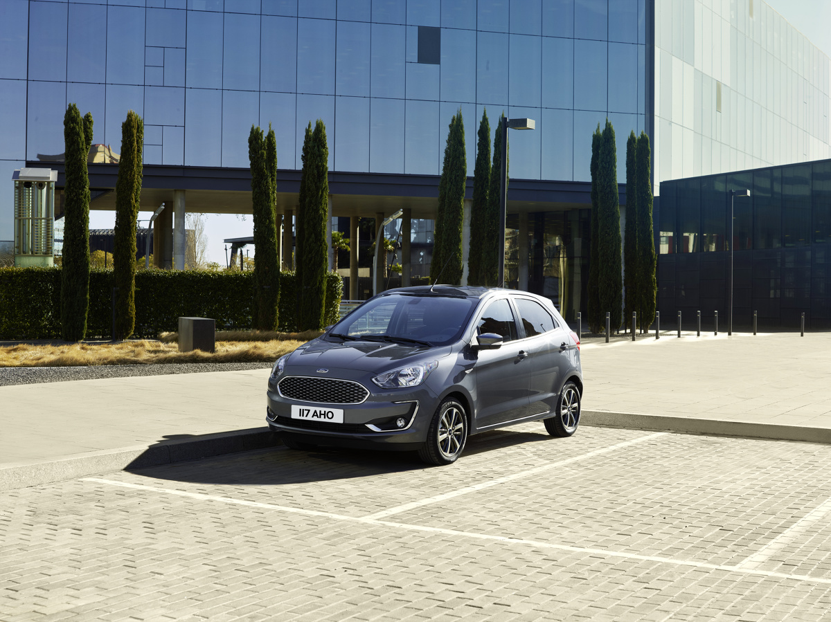 Ford Ka+
Nowe modele KA+ są dostępne z wieloma elementami podnoszącymi wygodę, w tym z systemem komunikacji i rozrywki Ford SYNC 3, wycieraczkami z sensorem deszczu, czy z automatycznymi reflektorami.
Fot. Ford Ford Ka+
Nowe modele KA+ są dostępne z wieloma elementami podnoszącymi wygodę, w tym z systemem komunikacji i rozrywki Ford SYNC 3, wycieraczkami z sensorem deszczu, czy z automatycznymi reflektorami.
Fot. Ford
