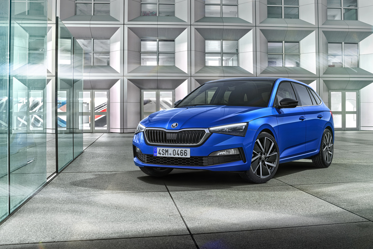 Skoda Scala
Skoda wzorem mistrza Hitchcocka już od kilku miesięcy budowała napięcie związane z prezentacją nowego modelu Scala. Najpierw pierwsze "przecieki" i studyjne rysunki, potem "szpiegowskie" zdjęcia i powolne dawkowanie kolejnych informacji. Emocje oczekiwania podniesione do granic. Czy warto było czekać na następcę Rapida?
Fot. Skoda Skoda Scala
Skoda wzorem mistrza Hitchcocka już od kilku miesięcy budowała napięcie związane z prezentacją nowego modelu Scala. Najpierw pierwsze "przecieki" i studyjne rysunki, potem "szpiegowskie" zdjęcia i powolne dawkowanie kolejnych informacji. Emocje oczekiwania podniesione do granic. Czy warto było czekać na następcę Rapida?
Fot. Skoda