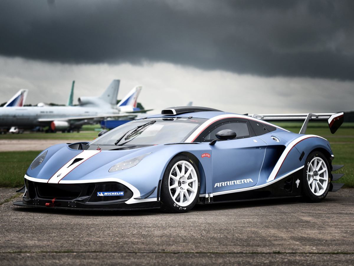 Arrinera Hussarya GT
Za napęd odmiany GT odpowiada 6,2-litrowy silnik V8 o mocy 450 KM oraz maksymalnym momencie obrotowym ponad 580 Nm. Wiadomo, że jednostka współpracuje z sześciostopniową skrzynię biegów, sterowaną łopatkami przy kierownicy. Napęd trafia na tył, a dostawcą opon jest Michelin.
Fot. Arrinera Arrinera Hussarya GT
Za napęd odmiany GT odpowiada 6,2-litrowy silnik V8 o mocy 450 KM oraz maksymalnym momencie obrotowym ponad 580 Nm. Wiadomo, że jednostka współpracuje z sześciostopniową skrzynię biegów, sterowaną łopatkami przy kierownicy. Napęd trafia na tył, a dostawcą opon jest Michelin.
Fot. Arrinera