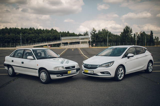 31 sierpnia Astra świętuje swoje dwudzieste urodziny. Jako pierwsza z rodziny modeli zakładu Opla w Gliwicach Astra Classic z numerem 1 opuściła taśmę montażową dwie dekady temu. 

Fot.: Opel