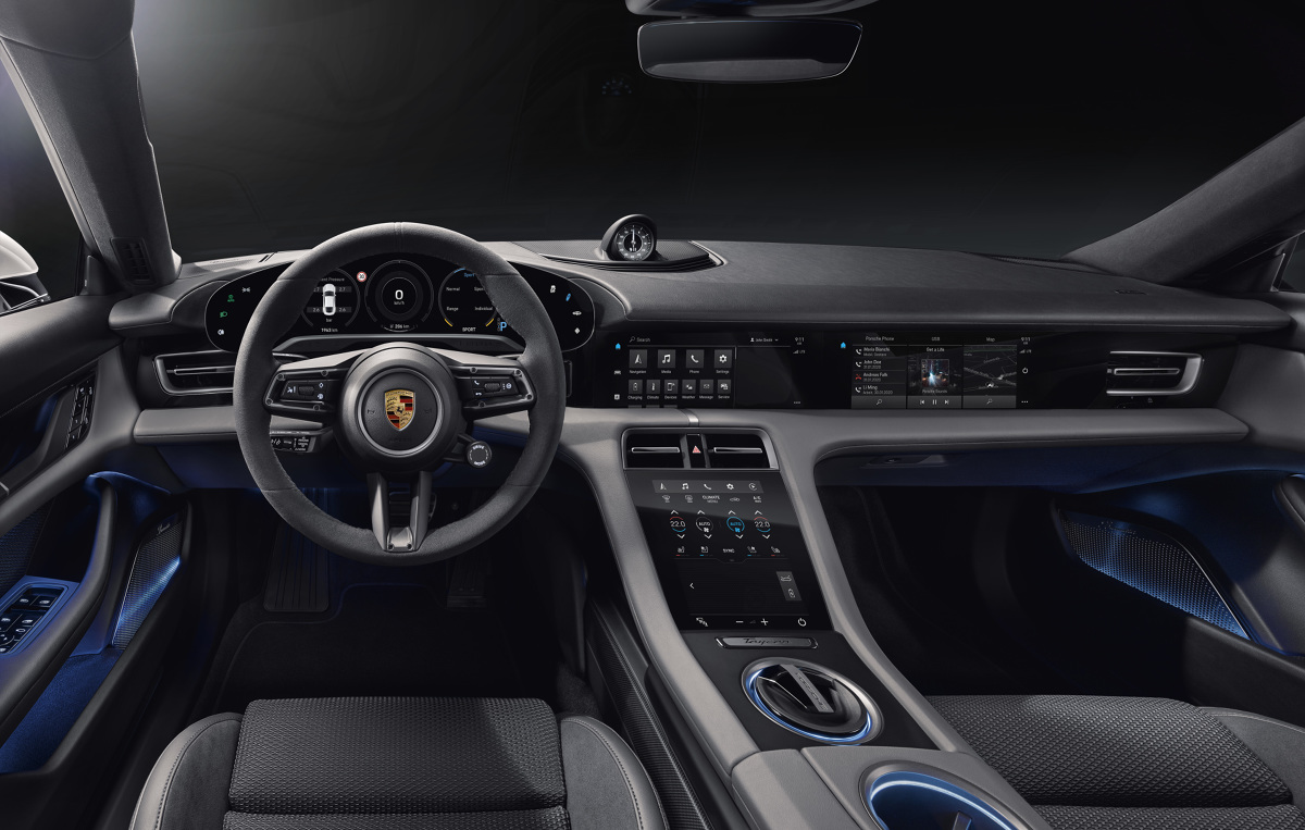 Porsche Taycan
Pierwszy w pełni elektryczny samochód sportowy producenta z Zuffenhausen wyznacza nowe standardy w zakresie designu wnętrza.
Fot. Porsche Porsche Taycan
Pierwszy w pełni elektryczny samochód sportowy producenta z Zuffenhausen wyznacza nowe standardy w zakresie designu wnętrza.
Fot. Porsche