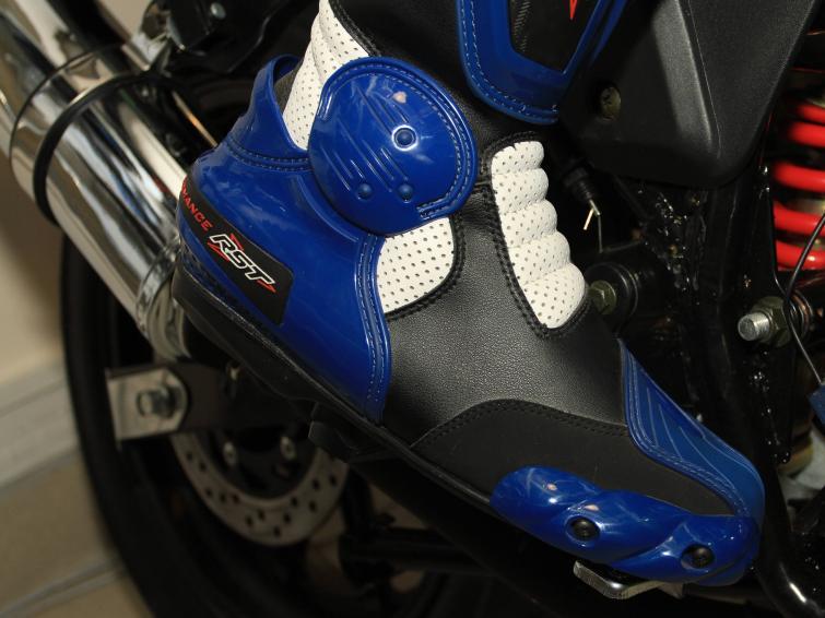 Buty motocyklowe: rodzaje, jak dobrać, konserwacja - fotoporadnik Buty motocyklowe: rodzaje, jak dobrać, konserwacja - fotoporadnik