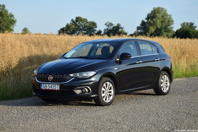 Test Fiat Tipo 1.4 T-Jet 16V Lounge
Fiat Tipo to nowoczesne, funkcjonalne i komfortowe auto za rozsądne pieniądze. Docenili to klienci. Tipo znajduje się w czołówce najpopularniejszych samochodów nabywanych w Polsce przez osoby prywatne.
fot. Robert Kulczyk / Info-Ekspert (http://www.info-ekspert.pl) Test Fiat Tipo 1.4 T-Jet 16V Lounge
Fiat Tipo to nowoczesne, funkcjonalne i komfortowe auto za rozsądne pieniądze. Docenili to klienci. Tipo znajduje się w czołówce najpopularniejszych samochodów nabywanych w Polsce przez osoby prywatne.
fot. Robert Kulczyk / Info-Ekspert (http://www.info-ekspert.pl)