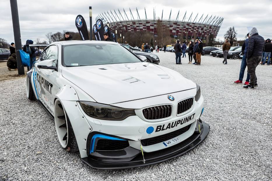 Open Spot 2017 BMW. Takie cacka mogliśmy oglądać na błoniach Narodowego
Na błoniach Narodowego pojawiły się dziesiątki stylowych samochodów BMW. Miłośnicy marki pokazali swoje wersje kultowych "beemek", tuningowane egzemplarze oraz klasyczne modele sprzed lat.
Fot. Szymon Starnawski Open Spot 2017 BMW. Takie cacka mogliśmy oglądać na błoniach Narodowego
Na błoniach Narodowego pojawiły się dziesiątki stylowych samochodów BMW. Miłośnicy marki pokazali swoje wersje kultowych "beemek", tuningowane egzemplarze oraz klasyczne modele sprzed lat.
Fot. Szymon Starnawski
